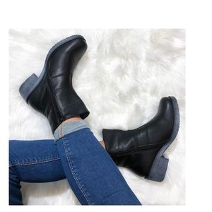 NAOT soft leather Hipster boots. Size 40 (fits like 8 1/2 - 9)